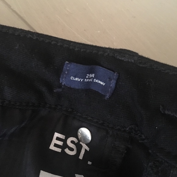Gap Mid Rise Curvy True Skinny Jeggings
Black - Picture 6 of 8